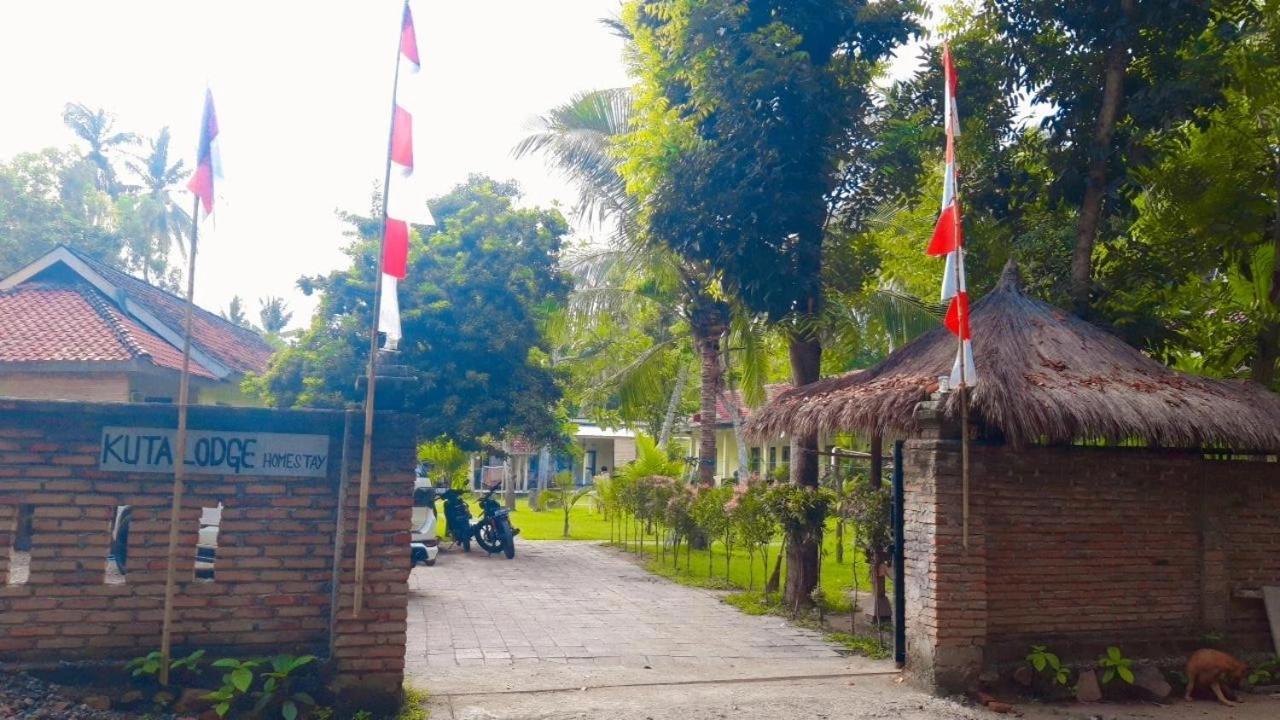 Kuta Lodge Homestay 외부 사진