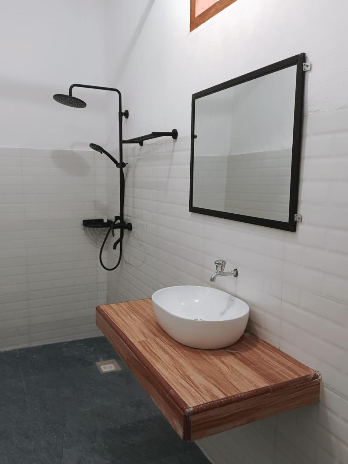 Kuta Lodge Homestay 외부 사진